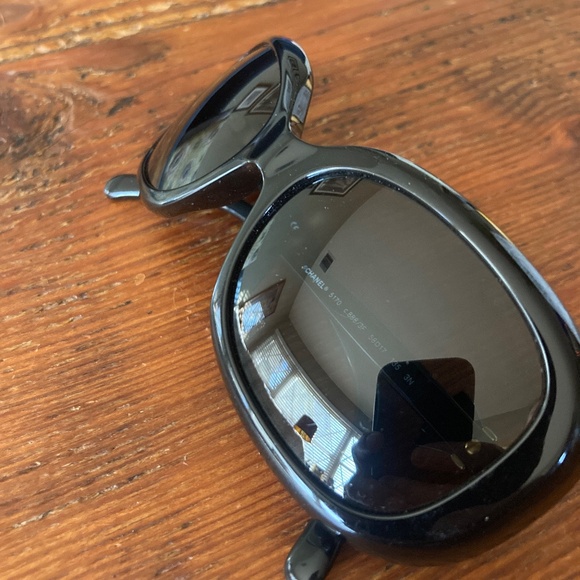 Chanel Black Bow Ribbon Sunglasses Style 5170 Gold Trim, Made in Italy CC - Picture 6 of 16